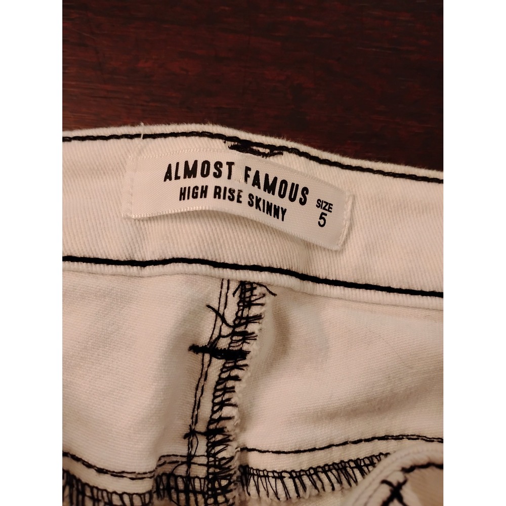 Almost Famous White High Rise Skinny Jeans Black Contrast Stitch Size 5 - Picture 3 of 7